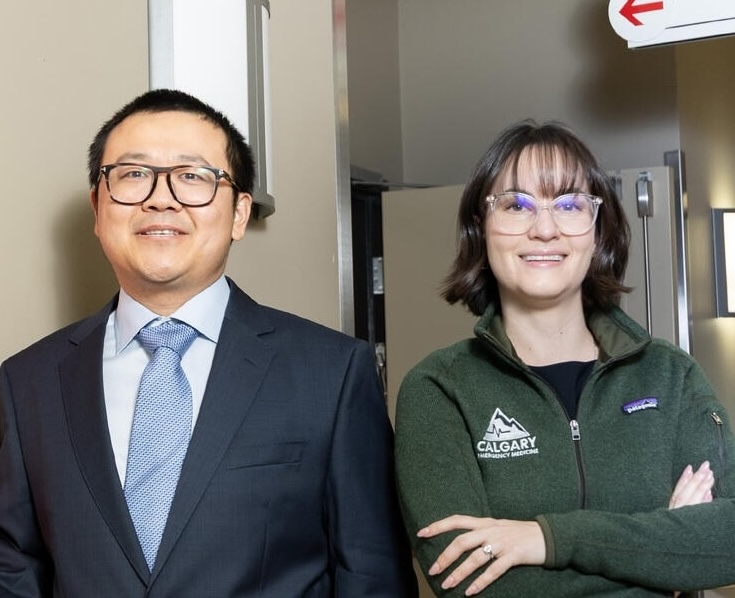 Dr. Steve Drew and Dr. Jessalyn Holodinsky at the emergency department
